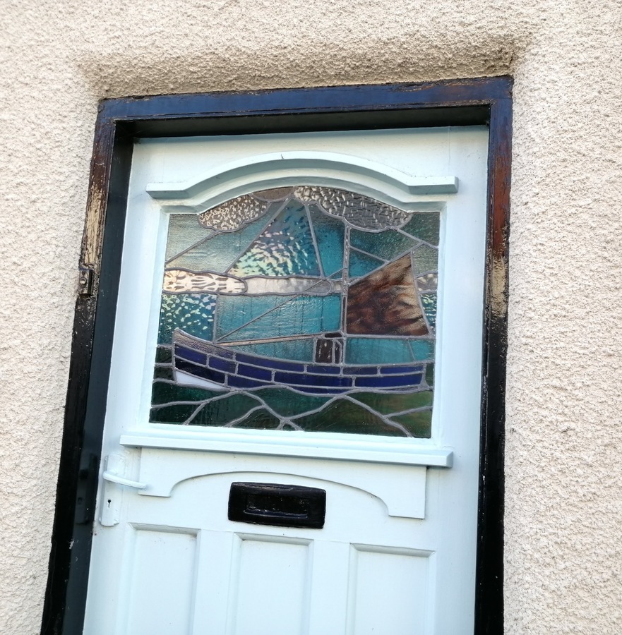 Queen Street showing Staine Glass front door